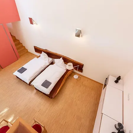Loft Apartment *